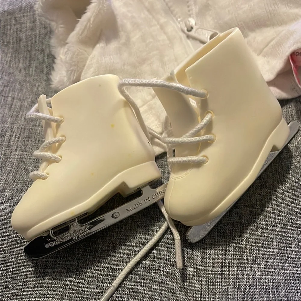 OUR GENERATION Doll Ice Skating Outfit with Skates - Picture 3 of 5